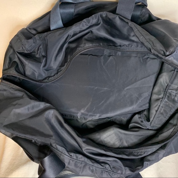 ✨✨✨✨SOLD✨✨✨✨Prada Nylon Navy Blue Duffle Bag - Picture 8 of 11